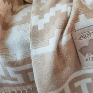 Manta Alpaca Étnica Beige